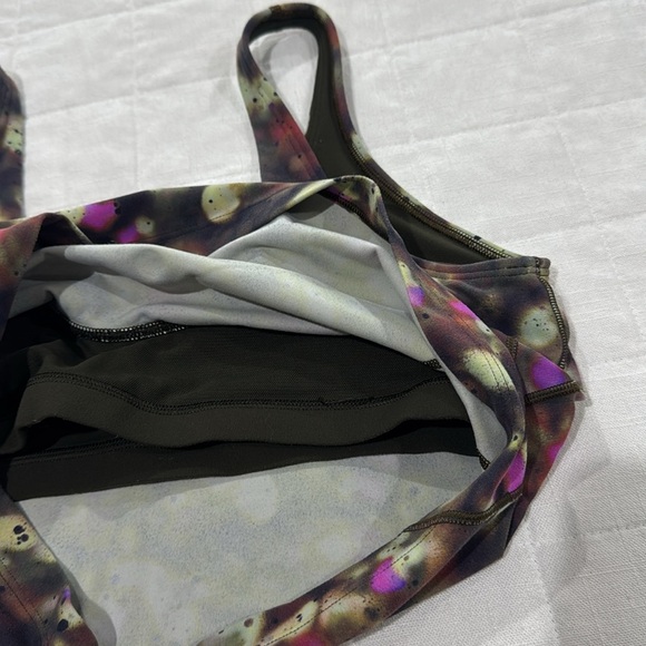 Lululemon Crop Top - Picture 8 of 10